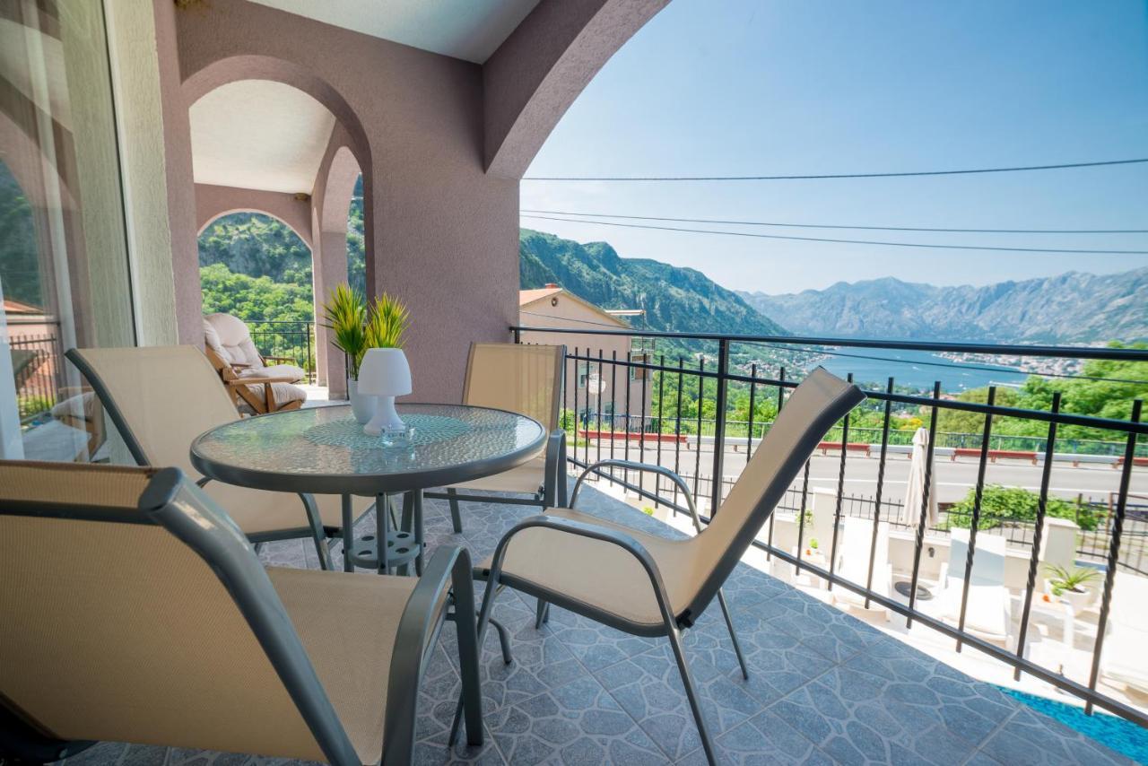 Boka Bay 2 Apartment โกตอร์ ภายนอก รูปภาพ