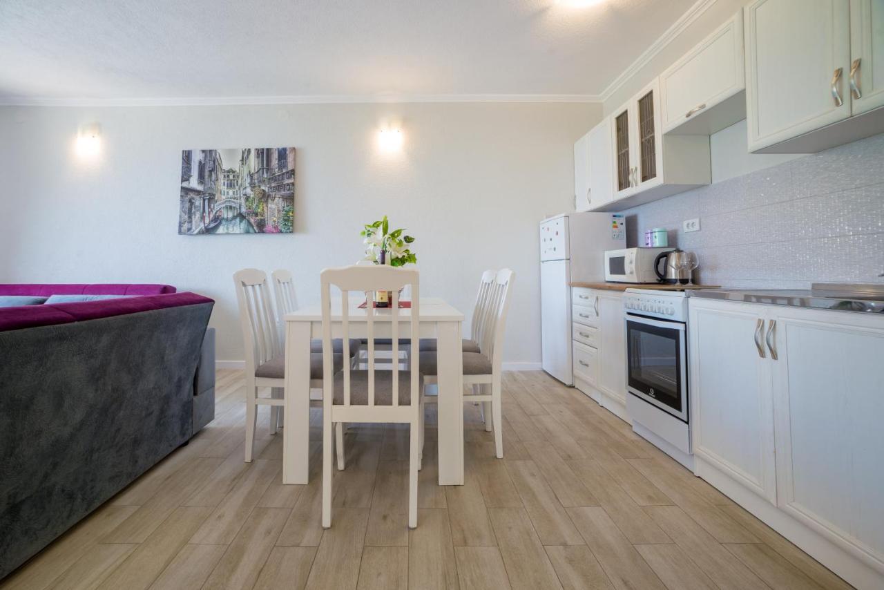 Boka Bay 2 Apartment โกตอร์ ภายนอก รูปภาพ